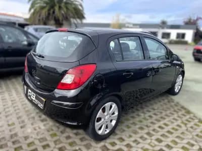 Vendo Opel Corsa 2010 - 6900 EUR, 207650 km - AUTO.MOTO.pt