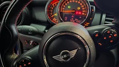 Vendo MINI 2016 - 11850 EUR, 153106 km - AUTO.MOTO.pt