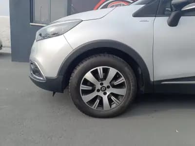 Vendo Renault Captur 2016 - 12490 EUR, 138211 km - AUTO.MOTO.pt