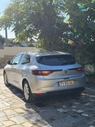 Sell Renault Mégane 2019 - 14900 EUR, 91939 km - AUTO.MOTO.pt