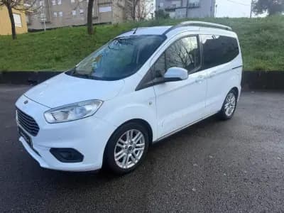 Vendo Ford Tourneo Courier 2019 - 9900 EUR, 133000 km - AUTO.MOTO.pt
