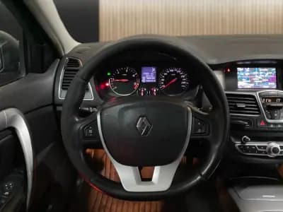 Vendo Renault Laguna 2011 - 5950 EUR, 215000 km - AUTO.MOTO.pt