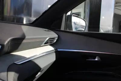 Vendo Peugeot 5008 2021 - 24900 EUR, 163348 km - AUTO.MOTO.pt