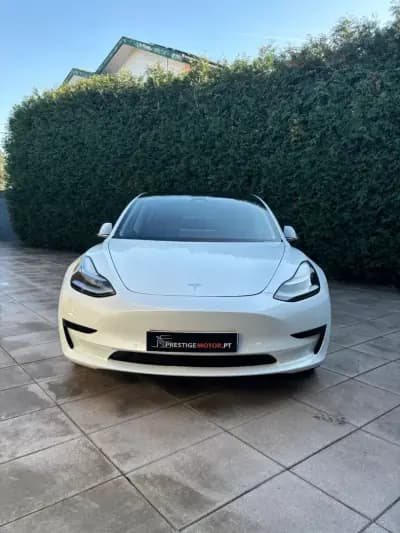 Vendo Tesla Model 3 2019 - 22900 EUR, 117000 km - AUTO.MOTO.pt