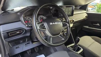 Sell Dacia Jogger 2024 - 17750 EUR, 57600 km - AUTO.MOTO.pt