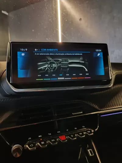 Vendo Peugeot 2008 2021 - 19750 EUR, 134592 km - AUTO.MOTO.pt