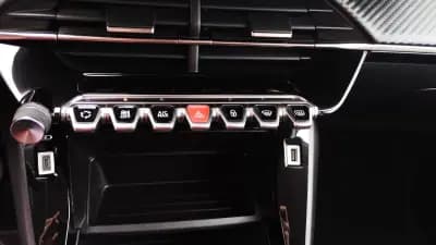 Sell Peugeot 208 2022 - 13999 EUR, 47000 km - AUTO.MOTO.pt