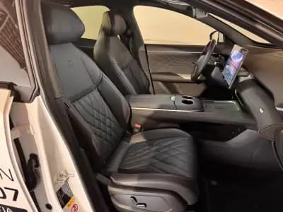 Sell 2025 - 40900 EUR, 4055 km - AUTO.MOTO.pt