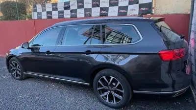 Vendo Volkswagen Passat Variant 2021 - 20400 EUR, 128500 km - AUTO.MOTO.pt