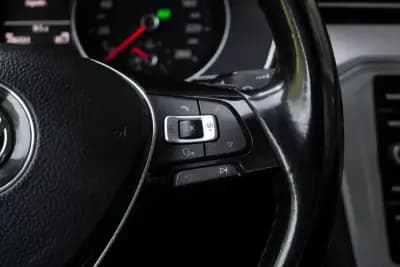 Sell Volkswagen Passat Variant 2017 - 10900 EUR, 290131 km - AUTO.MOTO.pt