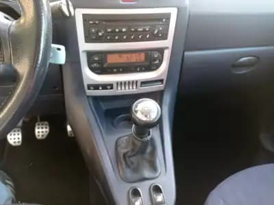 Vendo Peugeot 1007 2005 - 5990 EUR, 189500 km - AUTO.MOTO.pt