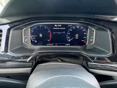 Vendo Volkswagen Polo 2023 - 21900 EUR, 67501 km - AUTO.MOTO.pt