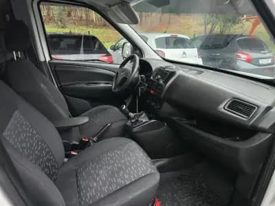 Vendo Opel Combo 2017 - 8900 EUR, 200000 km - AUTO.MOTO.pt