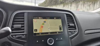 Vendo Renault Mégane Sport Tourer 2019 - 8950 EUR, 360000 km - AUTO.MOTO.pt