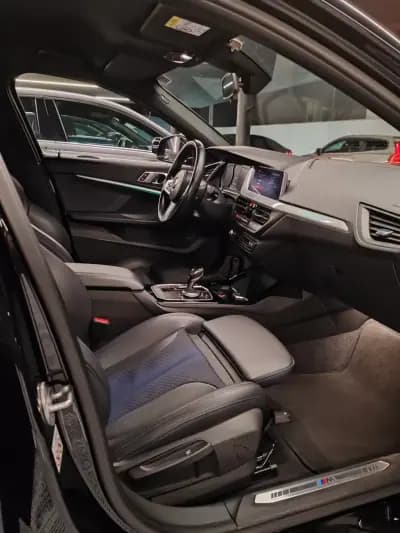 Vendo BMW 118 2021 - 22750 EUR, 111912 km - AUTO.MOTO.pt