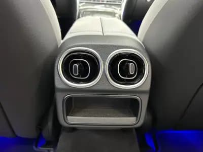 Vendo Mercedes-Benz C 300 2024 - 51990 EUR, 20500 km - AUTO.MOTO.pt