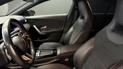 Vendo Mercedes-Benz CLA 180 2023 - 34970 EUR, 70000 km - AUTO.MOTO.pt