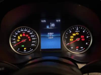 Vendo Mercedes-Benz C 180 2019 - 21900 EUR, 145879 km - AUTO.MOTO.pt