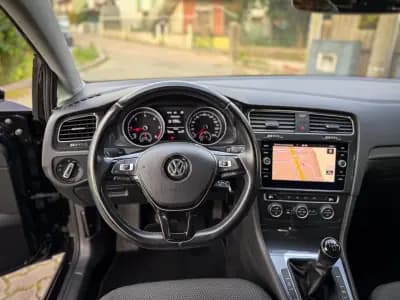 Vendo Volkswagen Golf Variant 2019 - 13590 EUR, 180000 km - AUTO.MOTO.pt
