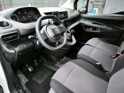 Vendo Peugeot Partner 2020 - 13950 EUR, 114372 km - AUTO.MOTO.pt