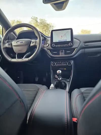 Vendo Ford Puma 2023 - 21900 EUR, 60200 km - AUTO.MOTO.pt