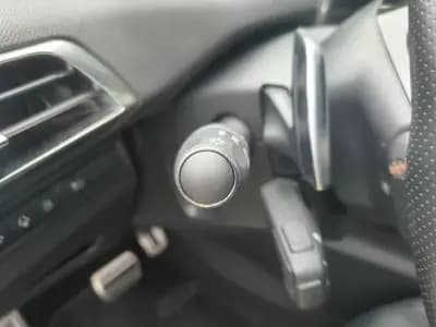 Vendo Peugeot 3008 2023 - 28890 EUR, 27600 km - AUTO.MOTO.pt