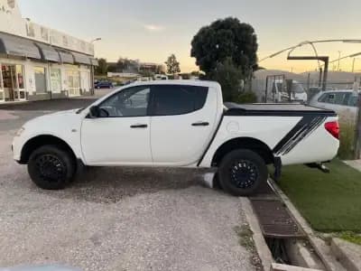 Sell Mitsubishi L200 2014 - 17990 EUR, 304000 km - AUTO.MOTO.pt