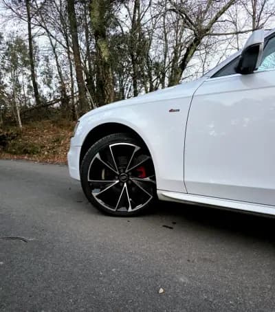 Vendo Audi A4 Avant 2014 - 16990 EUR, 167000 km - AUTO.MOTO.pt