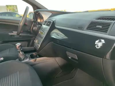 Vendo Fiat Grande Punto 2010 - 13900 EUR, 32000 km - AUTO.MOTO.pt