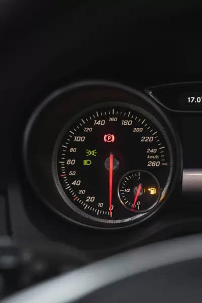 Vendo Mercedes-Benz CLA 200 2018 - 22900 EUR, 168433 km - AUTO.MOTO.pt