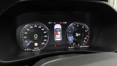 Sell Volvo XC 40 2022 - 20600 EUR, 169121 km - AUTO.MOTO.pt