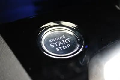 Vendo Peugeot 3008 2021 - 22990 EUR, 110993 km - AUTO.MOTO.pt