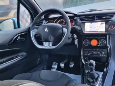 Vendo Citroën DS3 2011 - 8500 EUR, 146000 km - AUTO.MOTO.pt