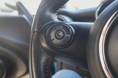 Vendo MINI 2018 - 18980 EUR, 61420 km - AUTO.MOTO.pt