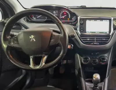 Vendo Peugeot 208 2019 - 13300 EUR, 120752 km - AUTO.MOTO.pt