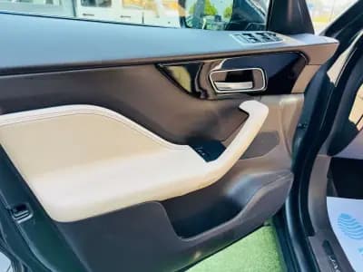 Sell Jaguar F-Pace 2017 - 24999 EUR, 78000 km - AUTO.MOTO.pt