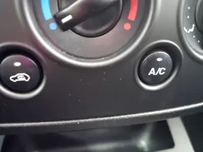 Vendo Ford Fiesta 2006 - 4500 EUR, 91140 km - AUTO.MOTO.pt