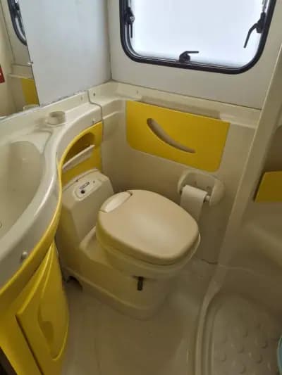 Vendo Fiat Ducato 2003 - 24897 EUR, 74000 km - AUTO.MOTO.pt