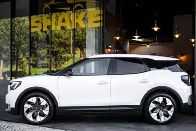 Vendo Ford Explorer 2024 - 39990 EUR, 15628 km - AUTO.MOTO.pt