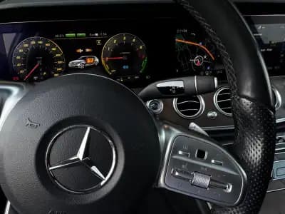 Sell Mercedes-Benz E 300 2019 - 33490 EUR, 105000 km - AUTO.MOTO.pt