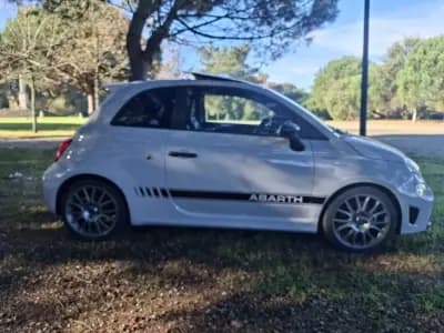 Sell Abarth 695 2023 - 29990 EUR, 6300 km - AUTO.MOTO.pt