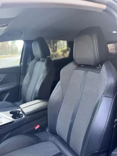 Vendo Peugeot 3008 2021 - 23500 EUR, 113156 km - AUTO.MOTO.pt