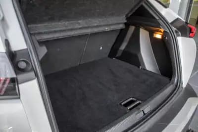 Vendo Peugeot 2008 2021 - 17990 EUR, 74657 km - AUTO.MOTO.pt