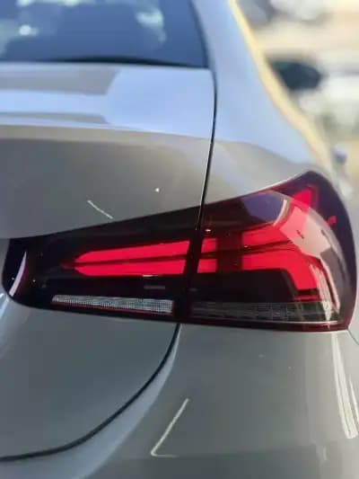 Vendo Mercedes-Benz A 180 Limousine 2020 - 29950 EUR, 97000 km - AUTO.MOTO.pt