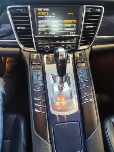 Vendo Porsche Panamera 2014 - 55000 EUR, 117234 km - AUTO.MOTO.pt