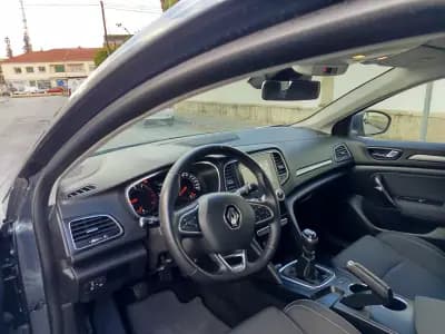 Vendo Renault Mégane 2022 - 14990 EUR, 112100 km - AUTO.MOTO.pt