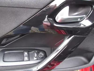 Sell Peugeot 208 2014 - 7990 EUR, 71000 km - AUTO.MOTO.pt