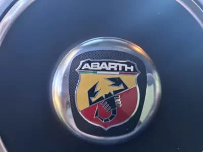 Sell Abarth 695 2023 - 29990 EUR, 6300 km - AUTO.MOTO.pt