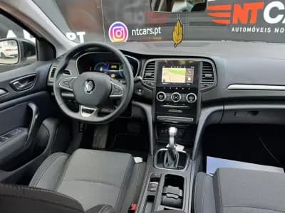 Sell Renault Mégane Sport Tourer 2023 - 24900 EUR, 16217 km - AUTO.MOTO.pt