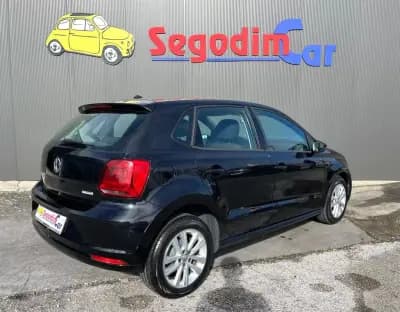 Vendo Volkswagen Polo 2015 - 8750 EUR, 140000 km - AUTO.MOTO.pt